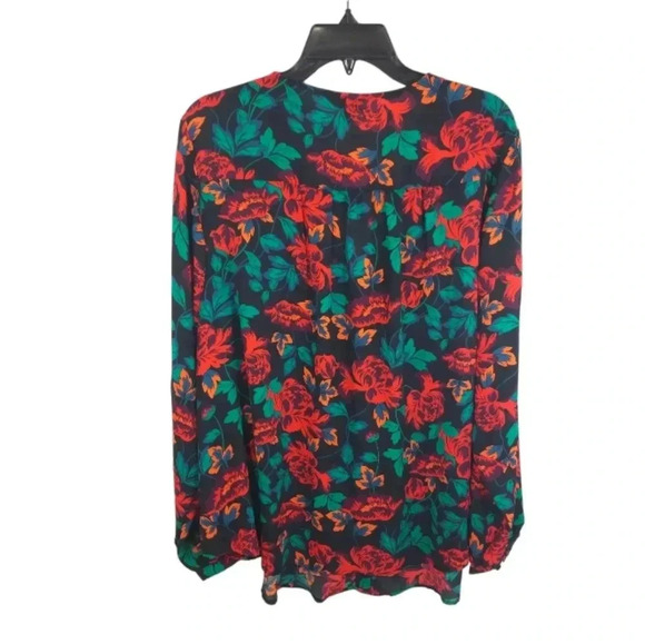 {Torrid} NWT Georgette Pintuck Button-Front Blouse (Size 2) - Picture 5 of 13